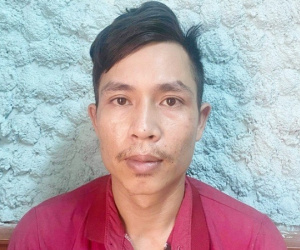 Gã đồi bại hiếp dâm thiếu nữ trên đường vắng, bị phát hiện vẫn không chịu buông