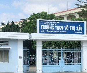 Nam sinh lớp 7 nhảy từ tầng 2 xuống đất