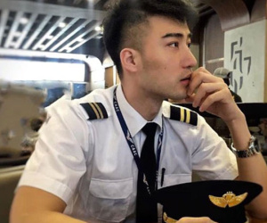 Khoảnh khắc thay đổi số phận: Tiếp viên hàng không soái ca mất tất cả sau một nụ hôn đồng giới, lộ ra mặt tối đáng sợ với cộng đồng LGBT tại Trung Quốc