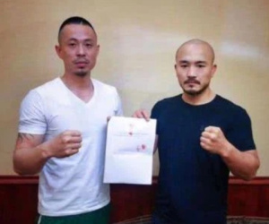 Yi Long và cao thủ Thái Cực Quyền diễn kịch, giả vờ tỉ thí để chia số tiền khổng lồ?
