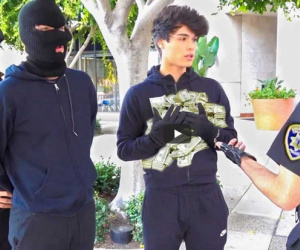 Dàn dựng cảnh cướp ngân hàng quá giống, hai nam YouTuber đối mặt án phạt 5 năm tù vì 'đùa dai'