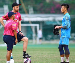 Bùi Tiến Dũng nhận lời 'đường mật' từ HLV Polking, được kỳ vọng sớm trở lại thi đấu