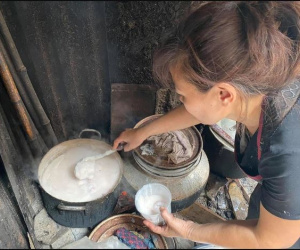 Bị khách tố bán cháo có cả 'ổ giòi' bò lúc nhúc trong miếng sườn, chủ quán ở Hà Nội nói gì?