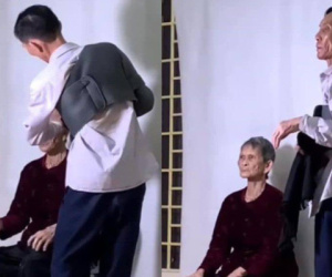Hai ông bà cụ đi làm căn cước và hành động ấm lòng của cụ ông dành cho người vợ thân yêu