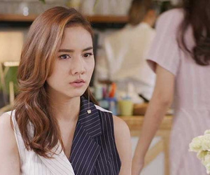 Mừng rỡ vì có anh bạn trai giàu có, ngày về ra mắt em 'hóa đá' nhìn mâm cơm người giúp việc nhà anh bưng ra