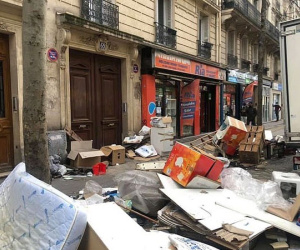Những hình ảnh gây sốc cho thấy thành phố Paris hoa lệ 'ngập trong rác' khiến cộng đồng mạng thất vọng tràn trề, chuyện gì đang xảy ra?