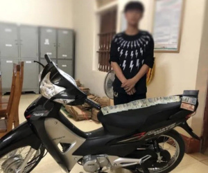Bắt nam sinh trộm vàng hàng xóm mua xe máy tặng bạn gái
