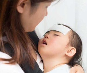 Bệnh viêm màng não mủ đặc biệt nguy hiểm khi thời tiết giao mùa: Triệu chứng, những đối tượng dễ mắc và việc cần làm để phòng bệnh