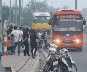 Video: Bát nháo đón, trả khách trên tuyến vành đai nghìn tỷ ở Hà Nội