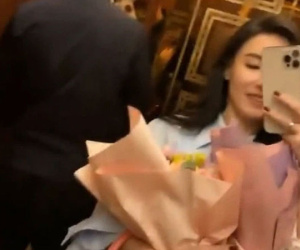 Trương Bá Chi đeo nhẫn cưới, cố tình tiết lộ đã bí mật kết hôn, thậm còn khoe ảnh ông xã bí ẩn?