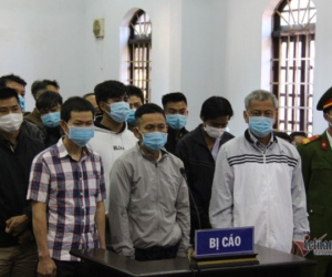 Tòa xử Trịnh Sướng, hồ sơ chở bằng ô tô tải