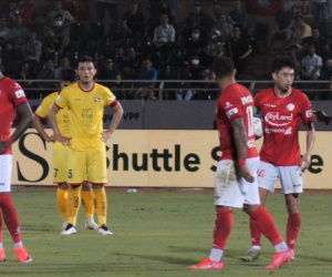 Ba ngoại binh TPHCM tranh sút penalty với Lee Nguyễn, HLV Polking lý giải nguyên nhân