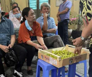 Dân mạng bất ngờ với địa điểm cung cấp phòng máy lạnh, trái cây, TV cho dân chờ làm CCCD