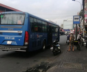 Nữ nhân viên xe buýt ở TP.HCM bị phản ánh từ chối phục vụ hành khách khuyết tật: 'Xe lăn rất nặng, xin thông cảm đi chuyến sau'