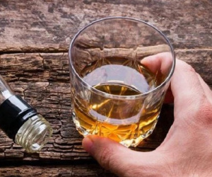 'Nạp' cả chai rượu mỗi ngày, người đàn ông Vĩnh Phúc có nguy cơ sống thực vật