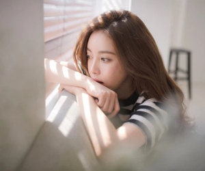 Chị dâu tương lai đòi đứng tên căn nhà bố mẹ tôi mua cho anh trai, ông bà không chịu thì chị lấy ra 2 cuốn sổ hồng khiến cả nhà tôi sốc nặng