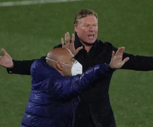 HLV Koeman tố trọng tài cướp phạt đền khiến Barca thua trận El Clasico