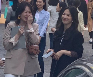 Song Hye Kyo đẹp đến mức 'team qua đường' không dìm nổi, vợ cũ Song Joong Ki nói 1 điều khiến fan vừa nể vừa lo