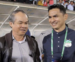 Bầu Đức cà khịa chủ tịch Than Quảng Ninh: 'Thua 0-4 mà vẫn cười toe toét'