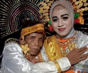 Cầu hôn người mẹ nhưng bị từ chối vì già và xấu, ông lão cưới luôn con gái 19 tuổi của crush