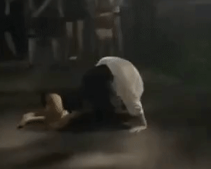 Clip: 2 thiếu nữ đánh nhau giữa đường gây xôn xao ở Huế
