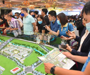 Vốn ngân hàng đổ vào bất động sản có đáng lo?