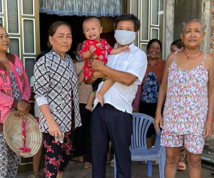Trò chuyện với Phó Bí thư, ông Đoàn Ngọc Hải chuyển lại tiền cho An Giang