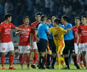 Cựu còi vàng V.League: Trọng tài bị  thủ môn Thanh Thắng húc đầu cũng cần tự xem lại mình