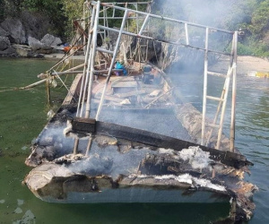 Nổ bình ga trên tàu đánh bắt hải sản, tàu cháy rụi, 3 anh em ruột nguy kịch