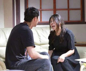 Cưới 3 năm không mang bầu, vợ dốc sức chăm con riêng của chồng nhưng vô tình nghe cuộc nói chuyện của anh mà cô ngã khụy