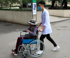 Bệnh nhân đến BV Bạch Mai 1 năm trở lại đây: 'Bệnh nhân nghèo như tôi cũng được quan tâm đúng nghĩa'
