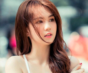 Ngọc Trinh ẩn ý việc 'ai kia' cố gắng hạ bệ, nói rõ cách vượt qua giữa lúc nghi bị Nathan Lee đăng ảnh nhạy cảm?