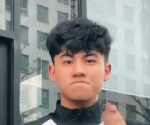 Trai đẹp đang gây bão TikTok với khả năng nhảy thần sầu là ai?