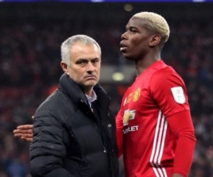 Mourinho đáp trả sau khi bị Pogba chỉ trích