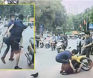 Tài xế bị đấm, lên gối ngay giữa đường vì mở cửa xe gây tai nạn cho người khác