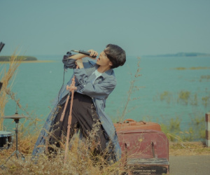 Vũ Cát Tường hóa 'nam thần' trong MV, fan than trời vì lyrics nghe cứ như ngôn ngữ hành tinh khác?