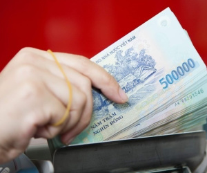Khống chế việc chi loại tiền mệnh giá 500.000 đồng