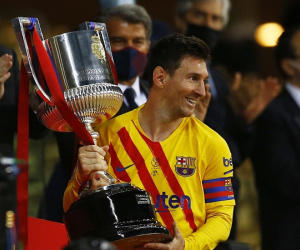 Messi lập loạt kỷ lục trong lần đầu nâng cúp với tư cách đội trưởng Barca