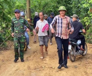 Gần 100 công an cùng người dân vây kín quả đồi, bắt phạm nhân trốn trại giam trong rừng Mò Ó