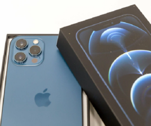 Loại bỏ củ sạc trên iPhone giúp Apple tiết kiệm được 861.000 tấn kim loại