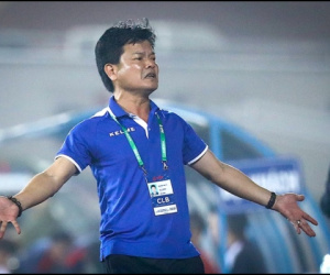 Nam Định bị chỉ trích chơi xấu, HLV Nguyễn Văn Sỹ đáp trả: 'Đội nào cũng đá vậy thôi'