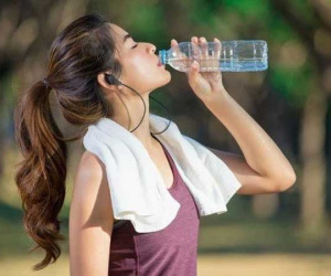 Đoán tuổi thọ thông qua việc uống nước: Nếu mỗi lần uống nước đều đối mặt với 5 tín hiệu bất thường này, hãy đi kiểm tra càng sớm càng tốt
