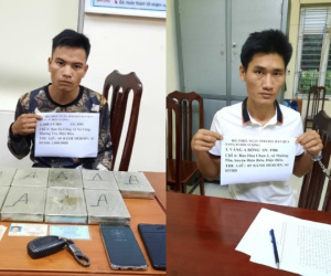 Bắt quả tang 2 'shipper' đang chuyển thuê 9 bánh heroin về xuôi