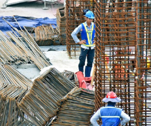 Xây dựng 'khóc ròng' vì giá thép
