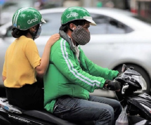 Cứ lễ, tết là đội giá dịch vụ, Grab cũng thu thêm phí vào ngày giỗ Tổ và dịp 30/4