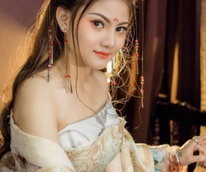 Hotgirl ma túy Trà My: Sống... đạo lý, thích hóa thân thành phi tần mỹ nữ