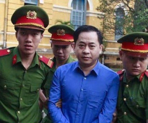 Phan Văn Anh Vũ bị đề nghị truy tố 'Đưa hối lộ', vợ kêu oan cho chồng
