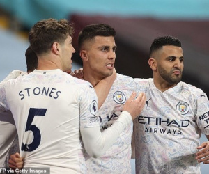 Man City lội ngược dòng trước Aston Villa, nâng cách biệt với MU lên 11 điểm
