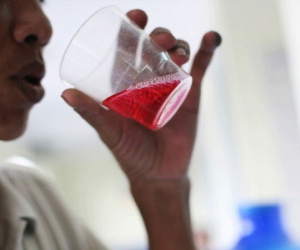 Tưởng Methadone là nước giải khát, nam sinh uống xong rơi vào hôn mê