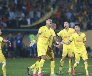 Tạo nên trận đấu 'lạ lùng' bậc nhất lịch sử V.League, CLB Nam Định bị VFF phạt tiền